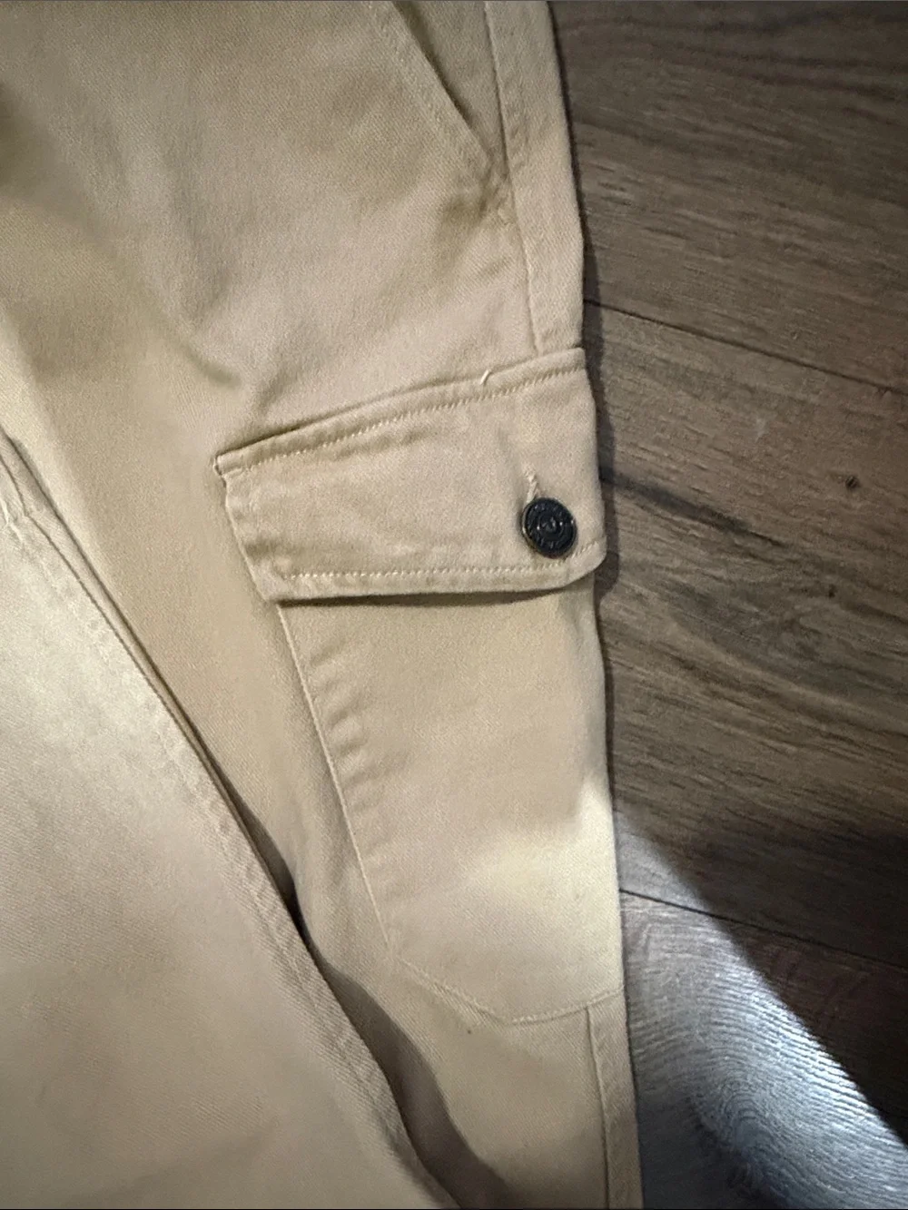 True Religion Men's Cargo Joggers in Light Tan size 32